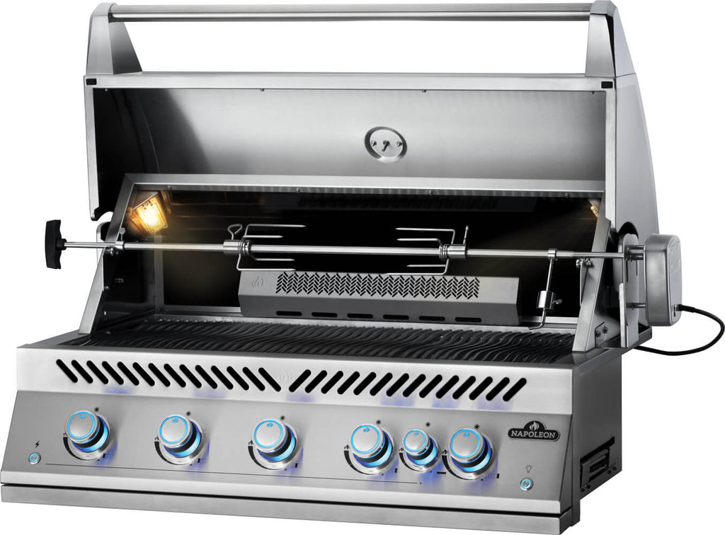 Built-In 700 Series 38 Gas Grill | 5 Burner Gas Grill | Infrared Rear Rotisserie | Stainless Steel WAVE™ Grids | Outdoor Kitchen UK | Ember BBQ Co