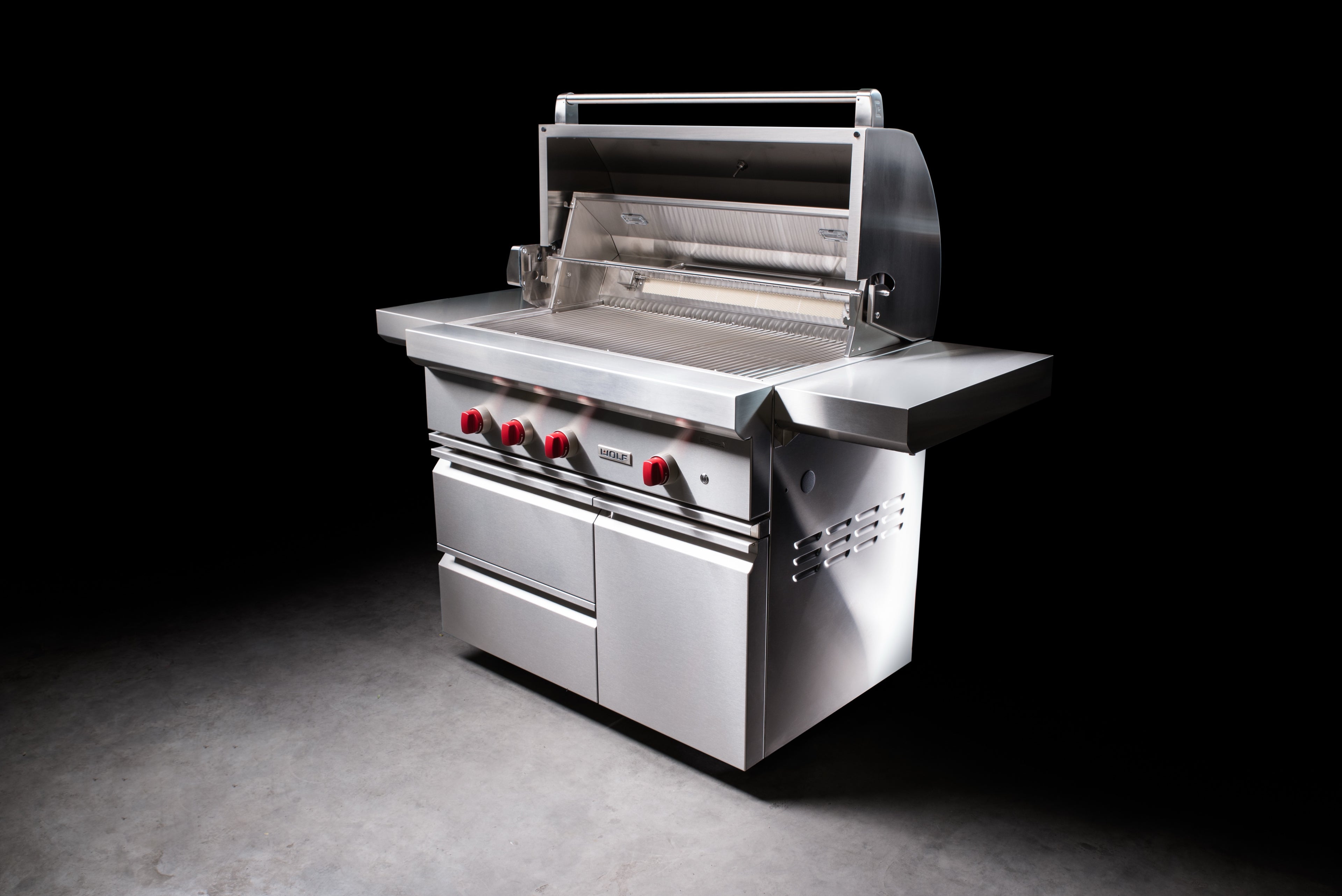 Wolf Freestanding Gas Barbecue 76cm - ICBOG30C / ICBOG30C-LP