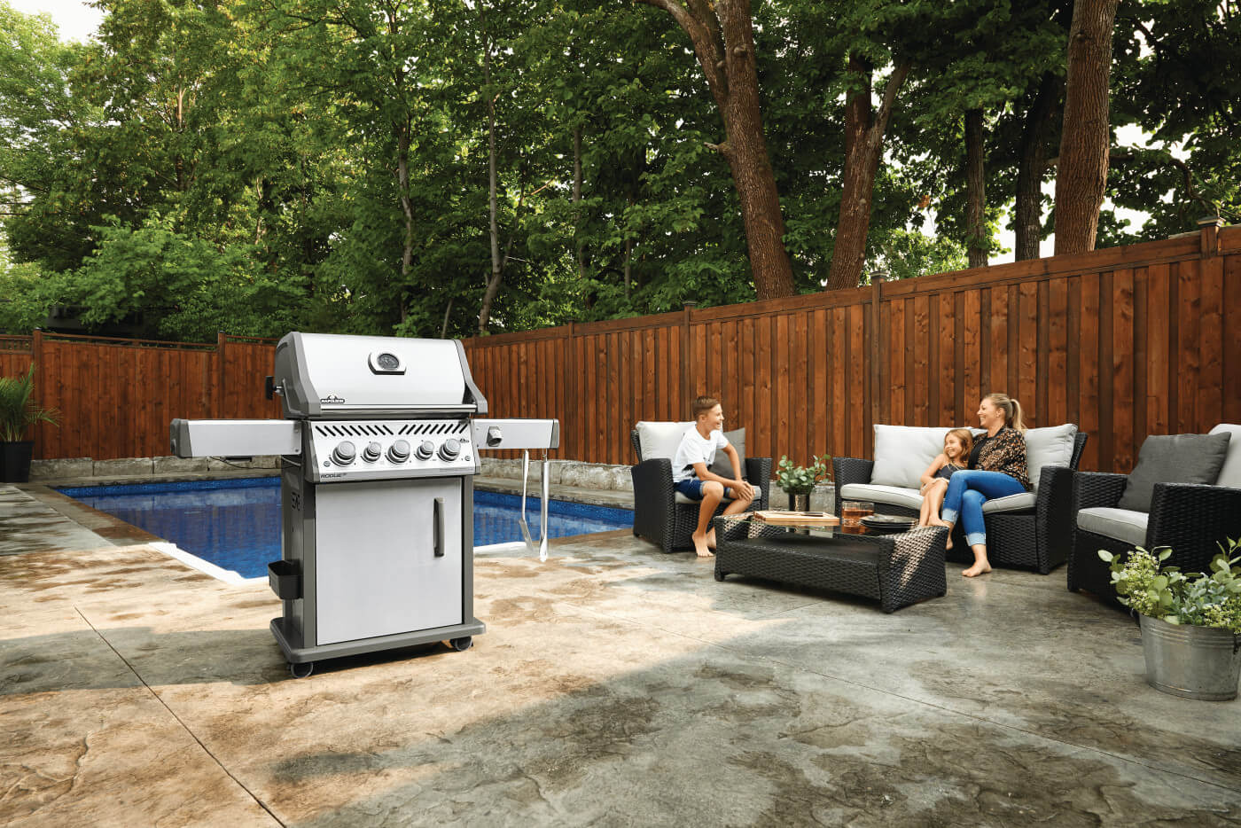 Rogue SE 425 RSIB Gas Grill | Stainless Steel BBQ | Infrared Side Burner | Infrared Rear Rotisserie | WAVE Grids | Ember BBQ Co UK