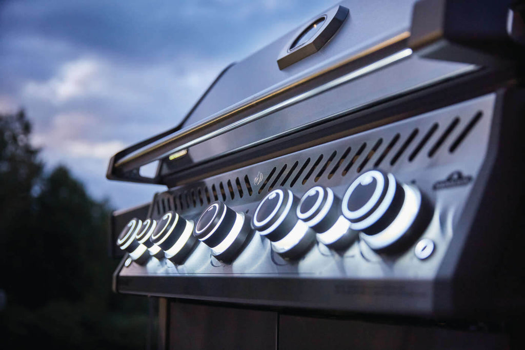 Rogue SE 625 RSIB Gas Grill | Stainless Steel BBQ | 5 Burners | Infrared SIZZLE ZONE | Rear Rotisserie Burner | WAVE Grids | Ember BBQ Co UK